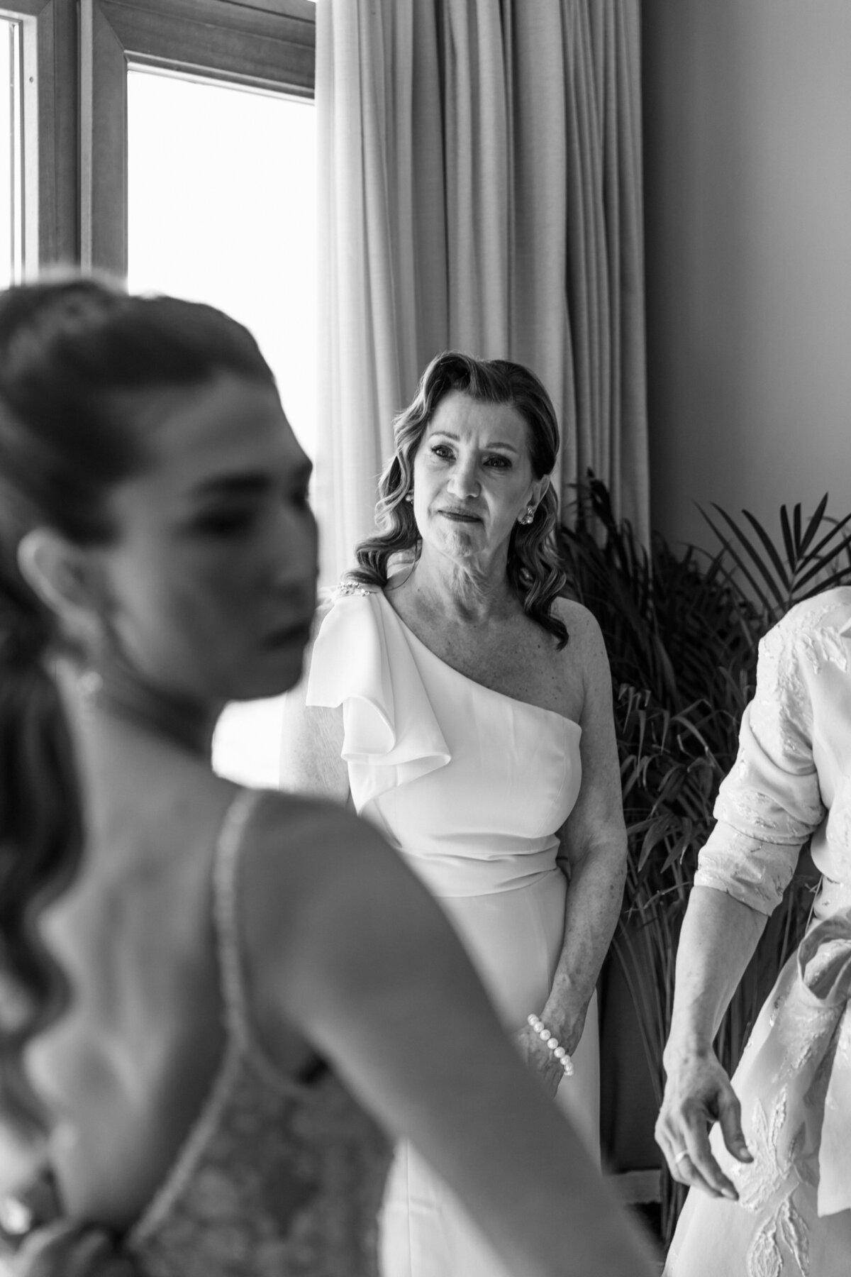 AbieLivesayPhotography-GranadaSpainWeddingPhotographer-BoutiqueWeddingPlannerSpain-PalaciodelosCordovaWedding-CaraClay-171-2
