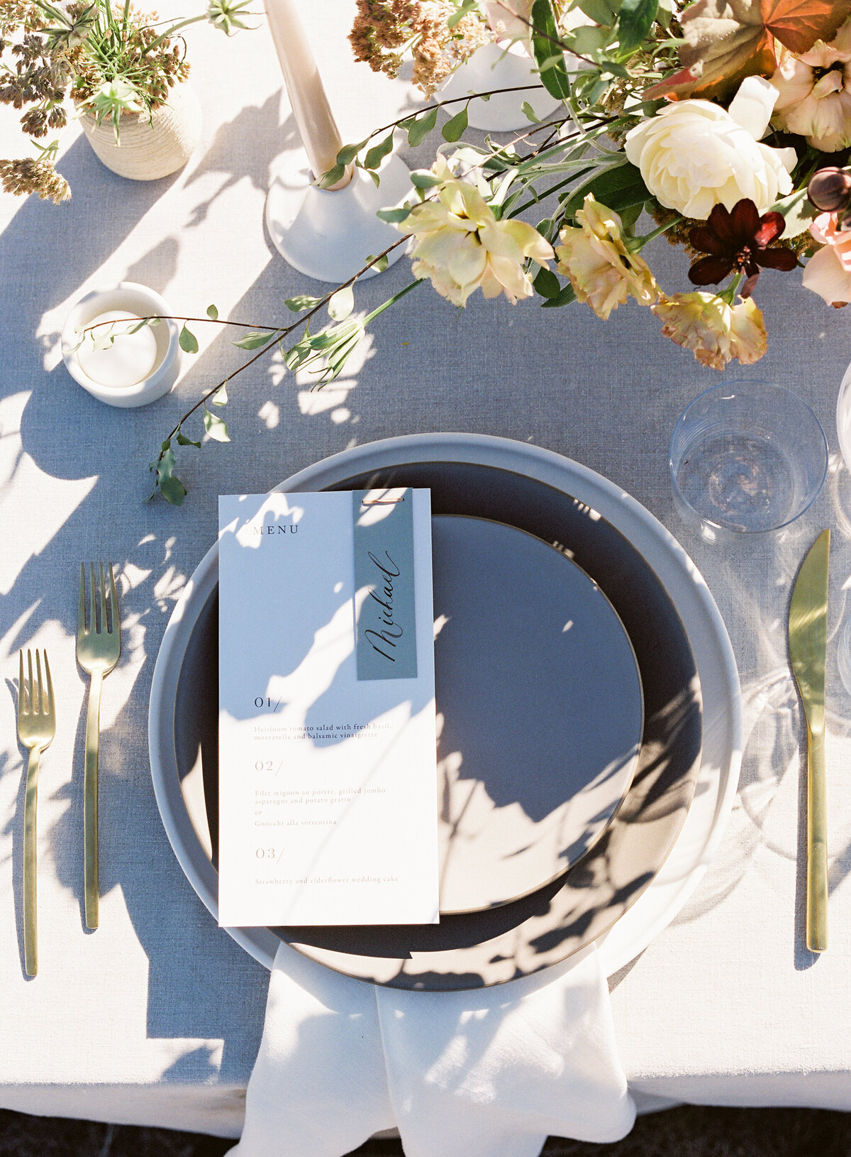 Elegant and Modern Table decor for a wedding in San Francisco photographed by Bay Area Wedding Photographers Pinnel Photography