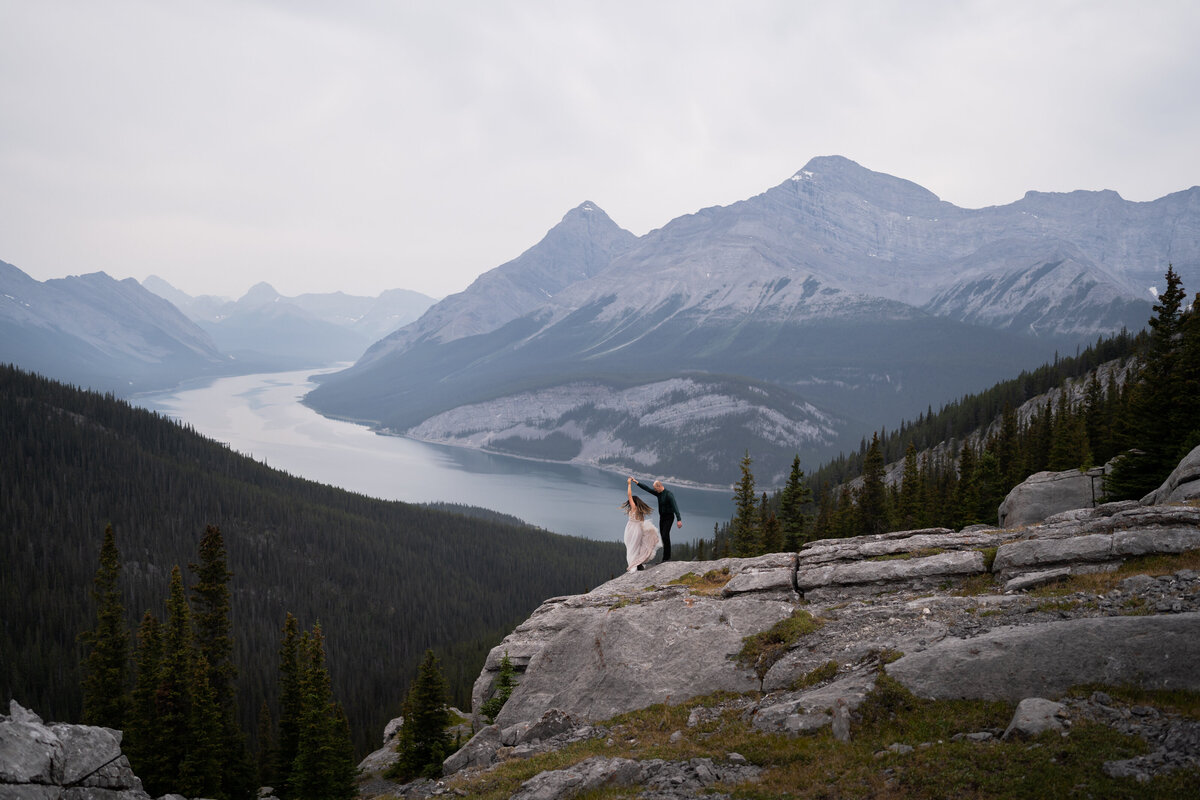 kananaskis-sunrise-hiking-elopement-5