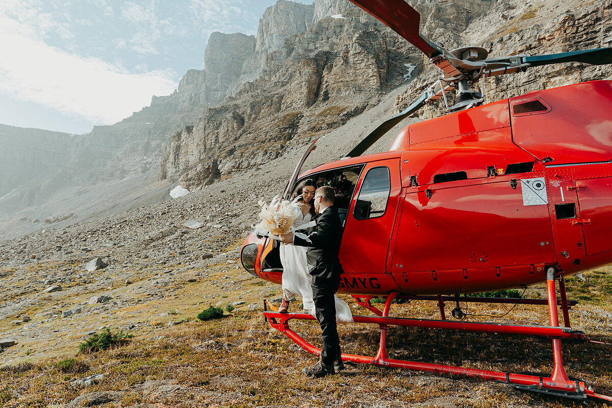 Calgary Elopement Photographer (9)