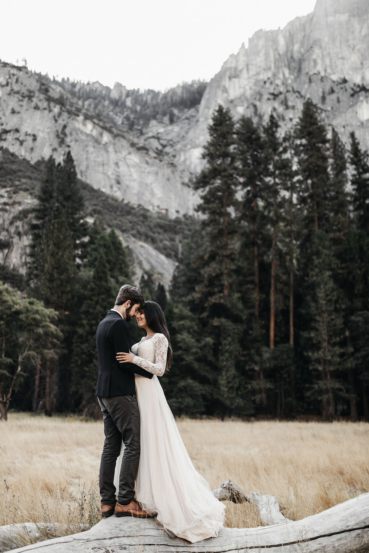 athena-and-camron-seattle-wedding-photographer-yosemite-elopement-engagement-sunrise-intimate-taft-point-valley-amy-kyle-34