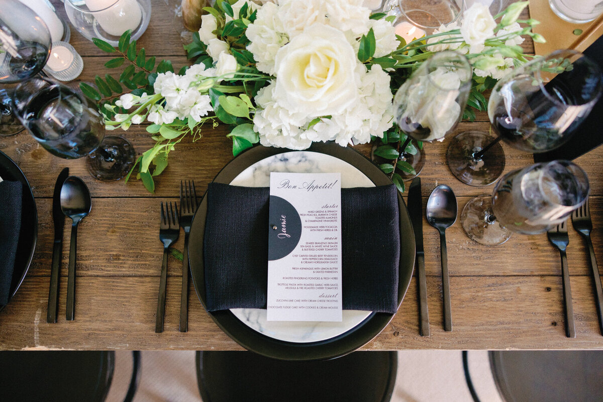 elegant-black-white-wedding-dinner-card-calligraphy