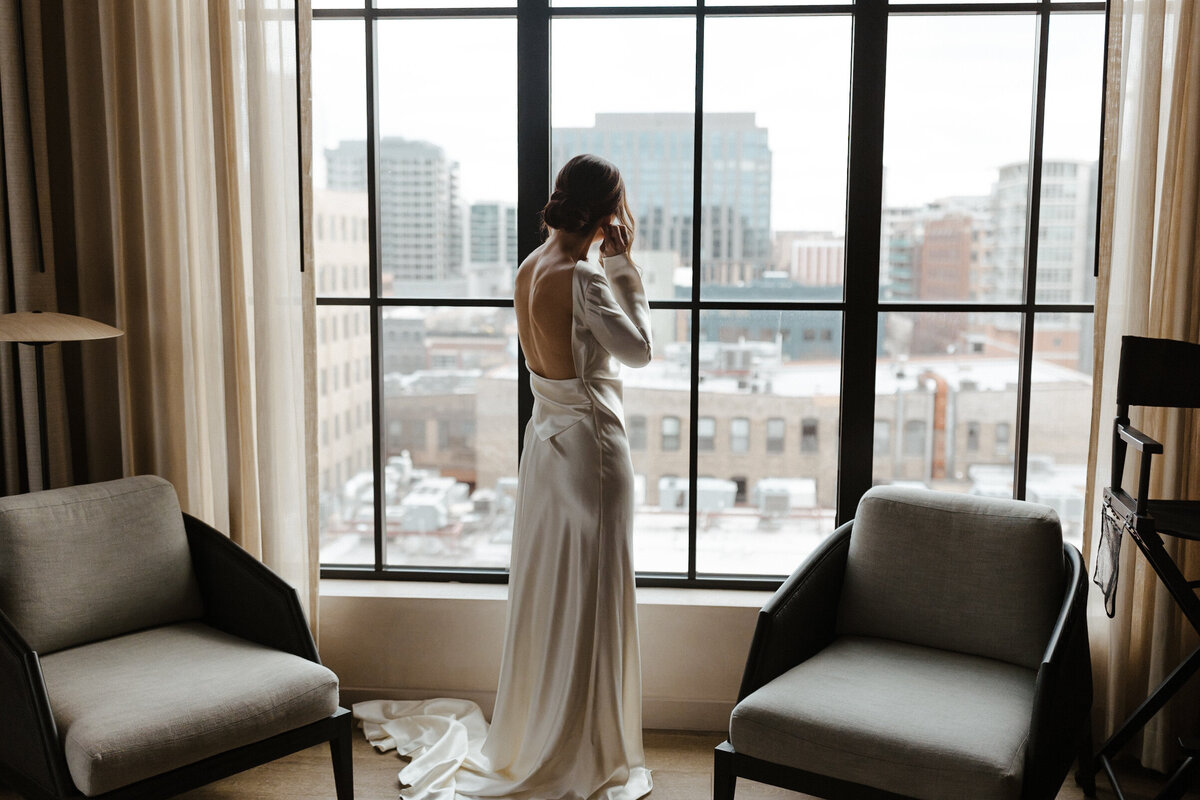 Kat-and-Nate-Loft-Lucia-Wedding-in-Chicago-Illinois-59