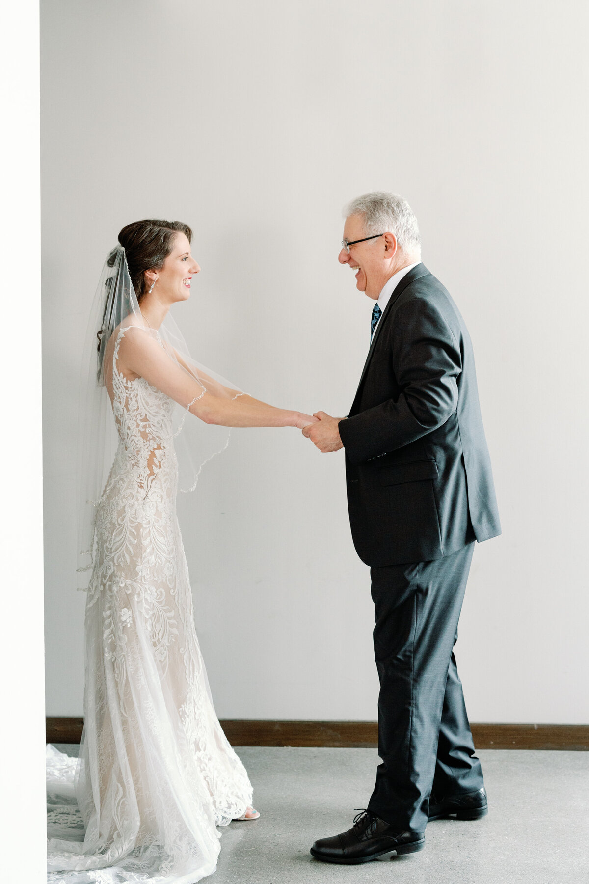 Sonja and Steven - Sacred Heart Cathedral and The Press Room - East Tennessee Wedding Photographer - Alaina René Photography-519