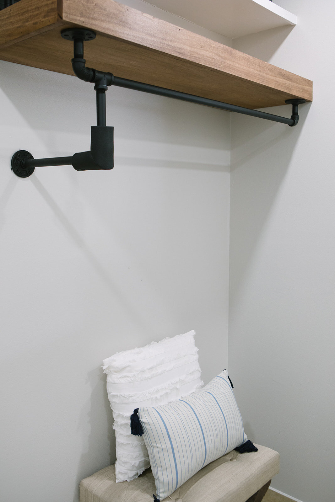 Megan-Gribble-Interior-Design-Real-Estate-Valenti-Laundry Room-12