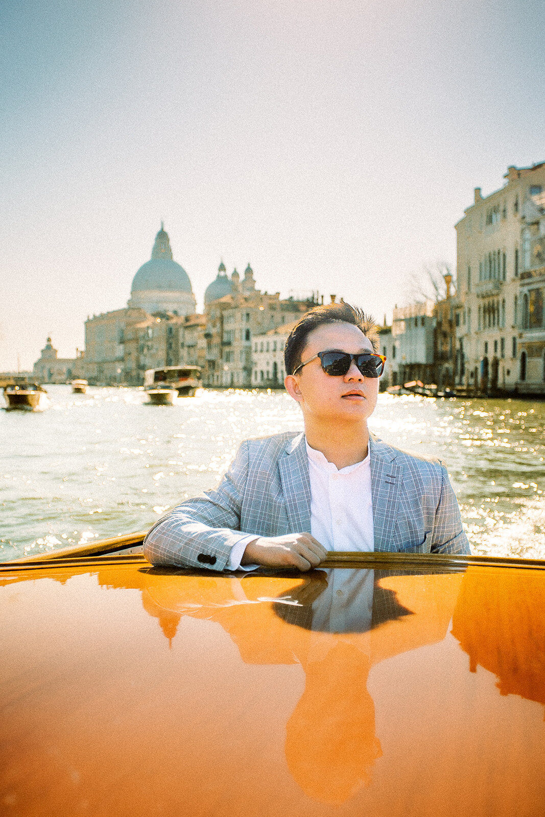 Venice-taxi-boat-luxury-photoshoot-couple-wedding30