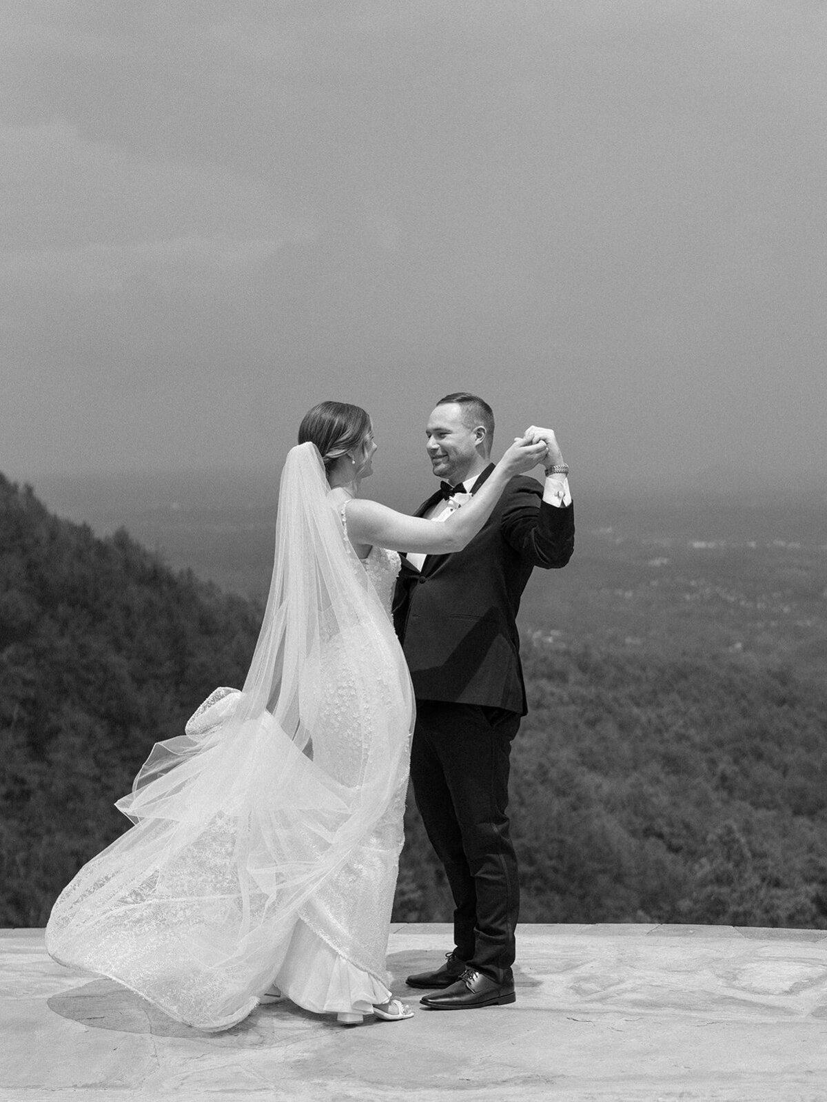 Destination mountain wedding at The Trillium in Tennessee