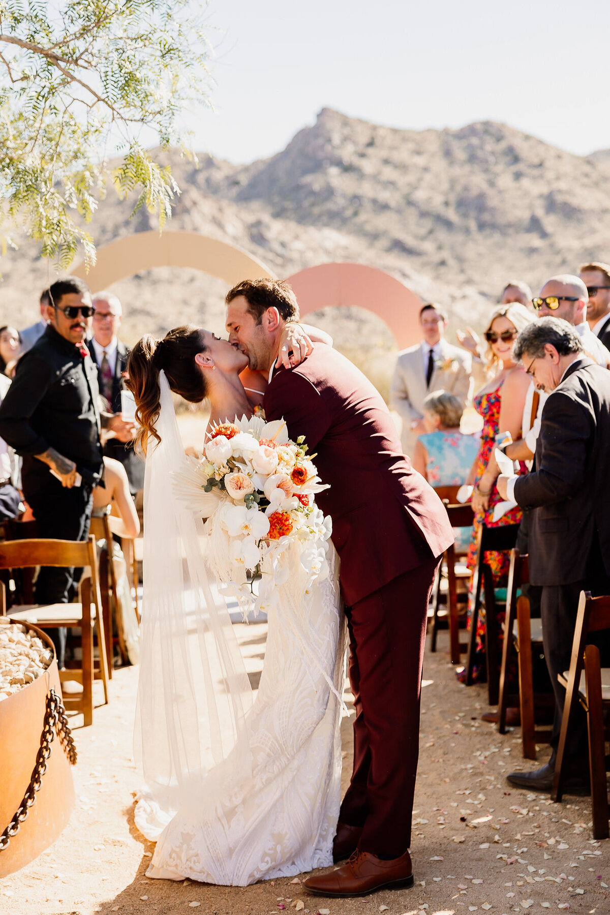 ArcherInspiredPhotography-MelissaandLesterWedding-SacredSandsJoshuaTree-Ceremony-221