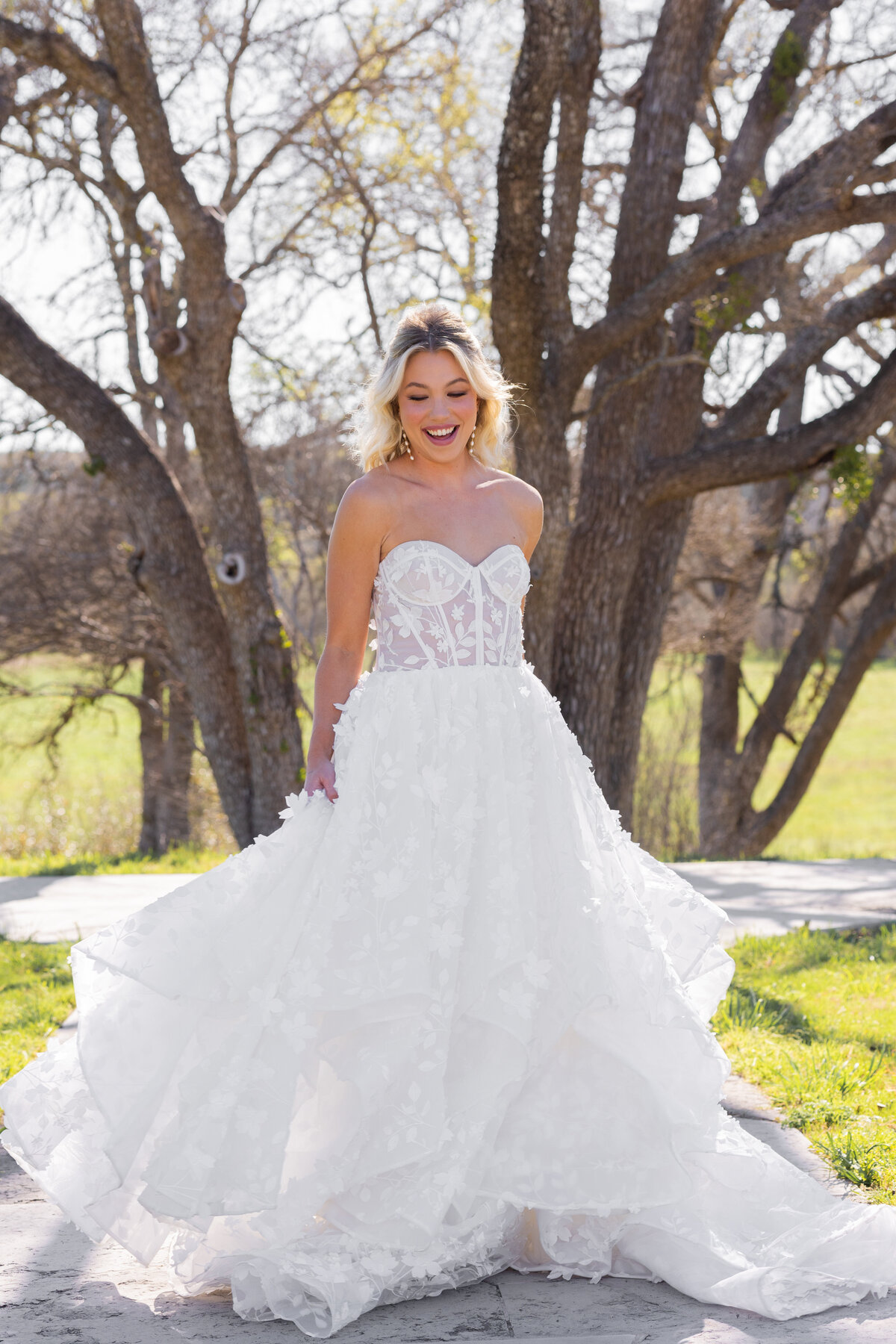bride wearing lace dress at Rust Manor House in Richmond Virginia by Washington DC wedding photographer Amanda Richardson Photography