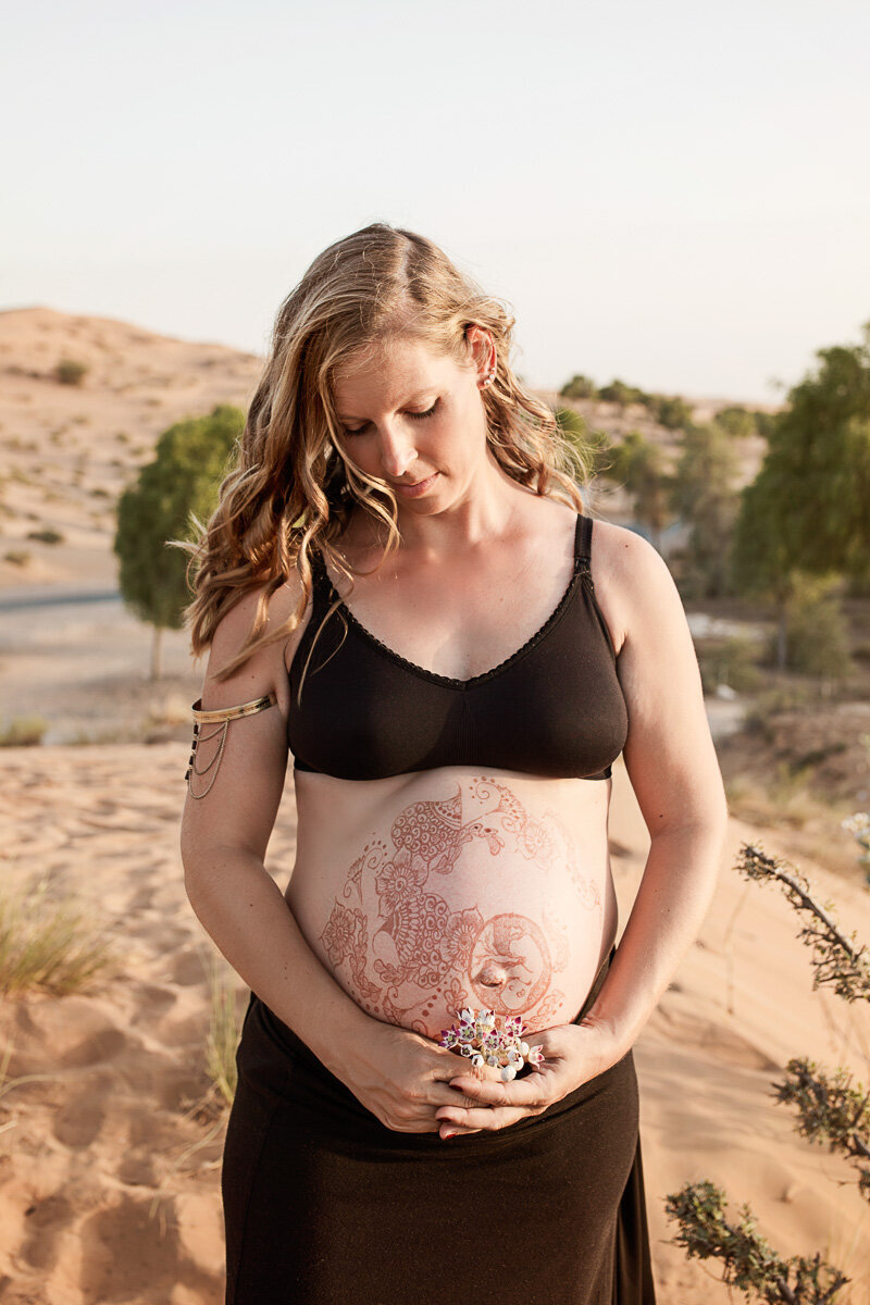 Indi style pregnancy photo session in desert by Yuliia Terziian Photography|Calgary,AB