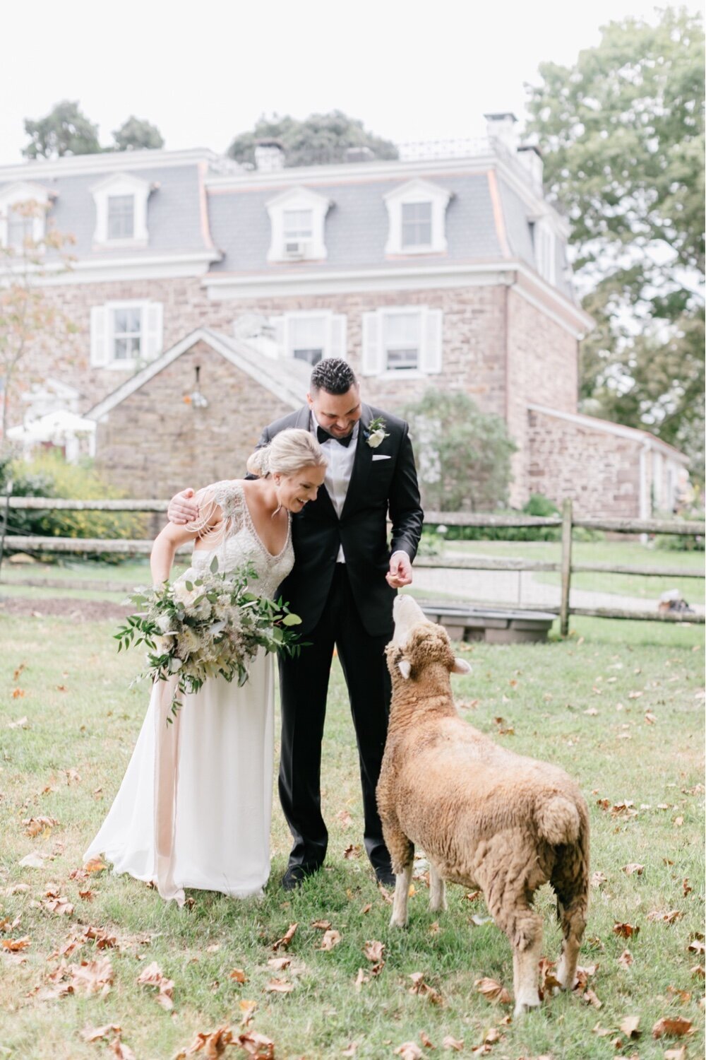 210_woolverton-inn_woolverton-inn-wedding_boho-chic-wedding-gown