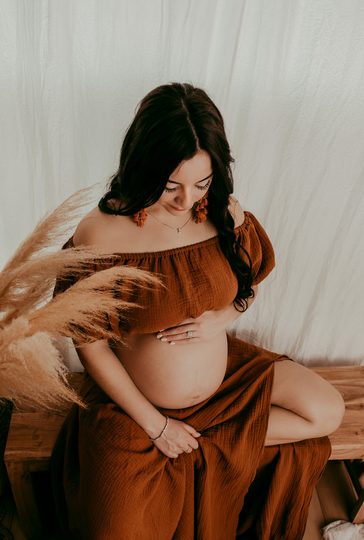 maternity studio session, studio session, maternity. expecting mom, studio inAlamogordo New Mexico 