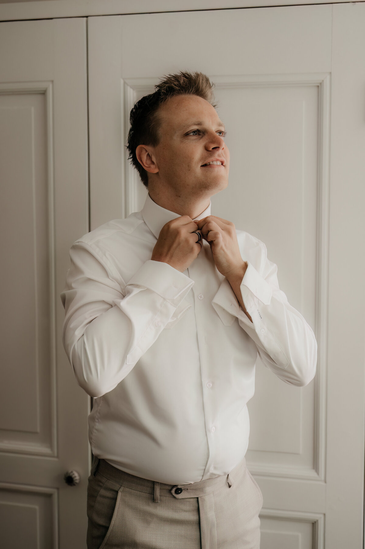 Pure Liefde Fotografie - Jesse & Lotte - Getting ready Jesse-5