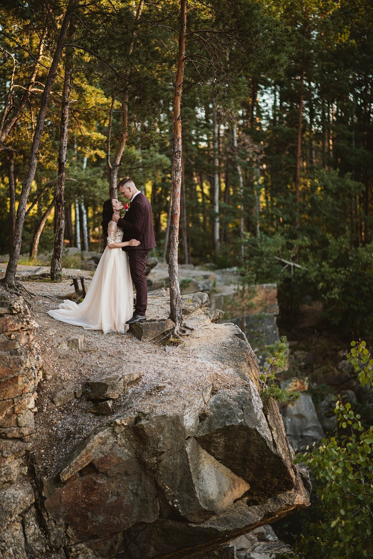 Orlando based Wedding and engagement photo studio