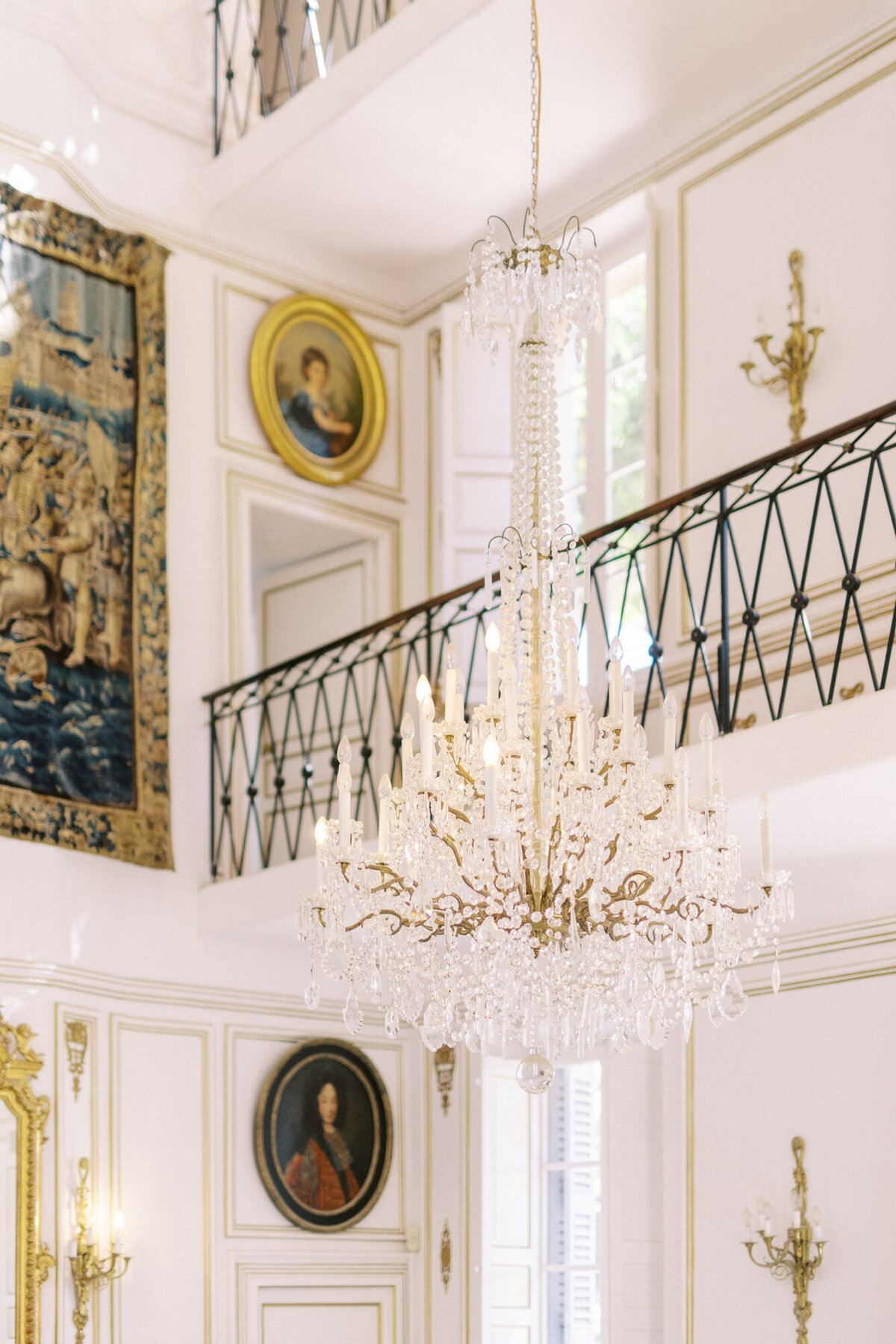 Maïlys Fortune Photography Husband Wife Wedding Weddings Photography France Switzerland Italy Timeless Dreamy Imagery Bilingual French English Destination Weddings Destination Wedding Provence French Riviera Paris Lake Como Tuscany11