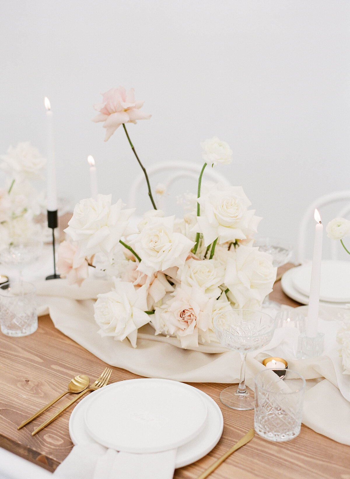 reception table setting details