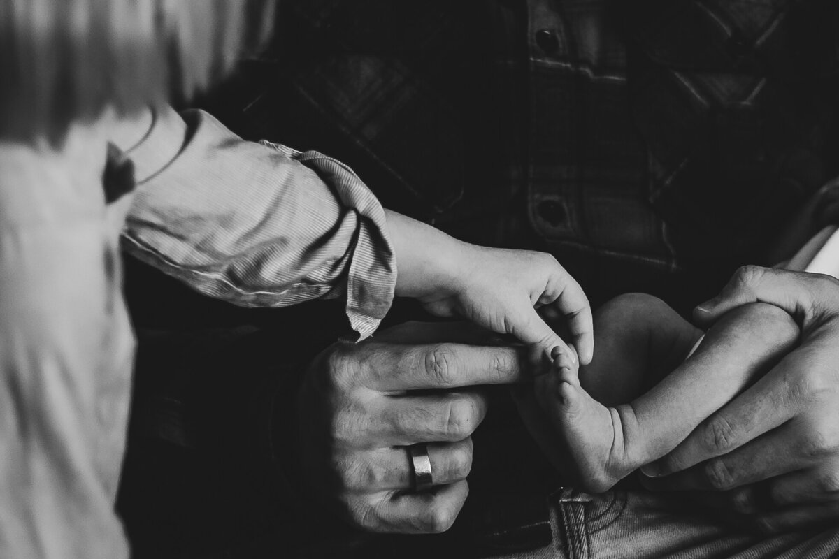 toes, candid, newborn, family, details, abotsford,