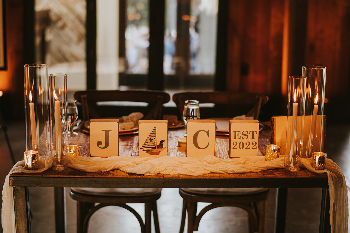 cedar-lakes-rustic-woodland-reception-tables-7