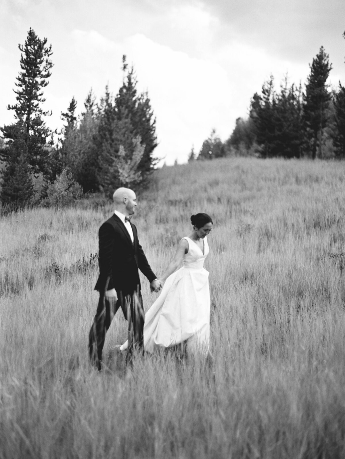 Sunset photos with bride and groom at Montana wedding
