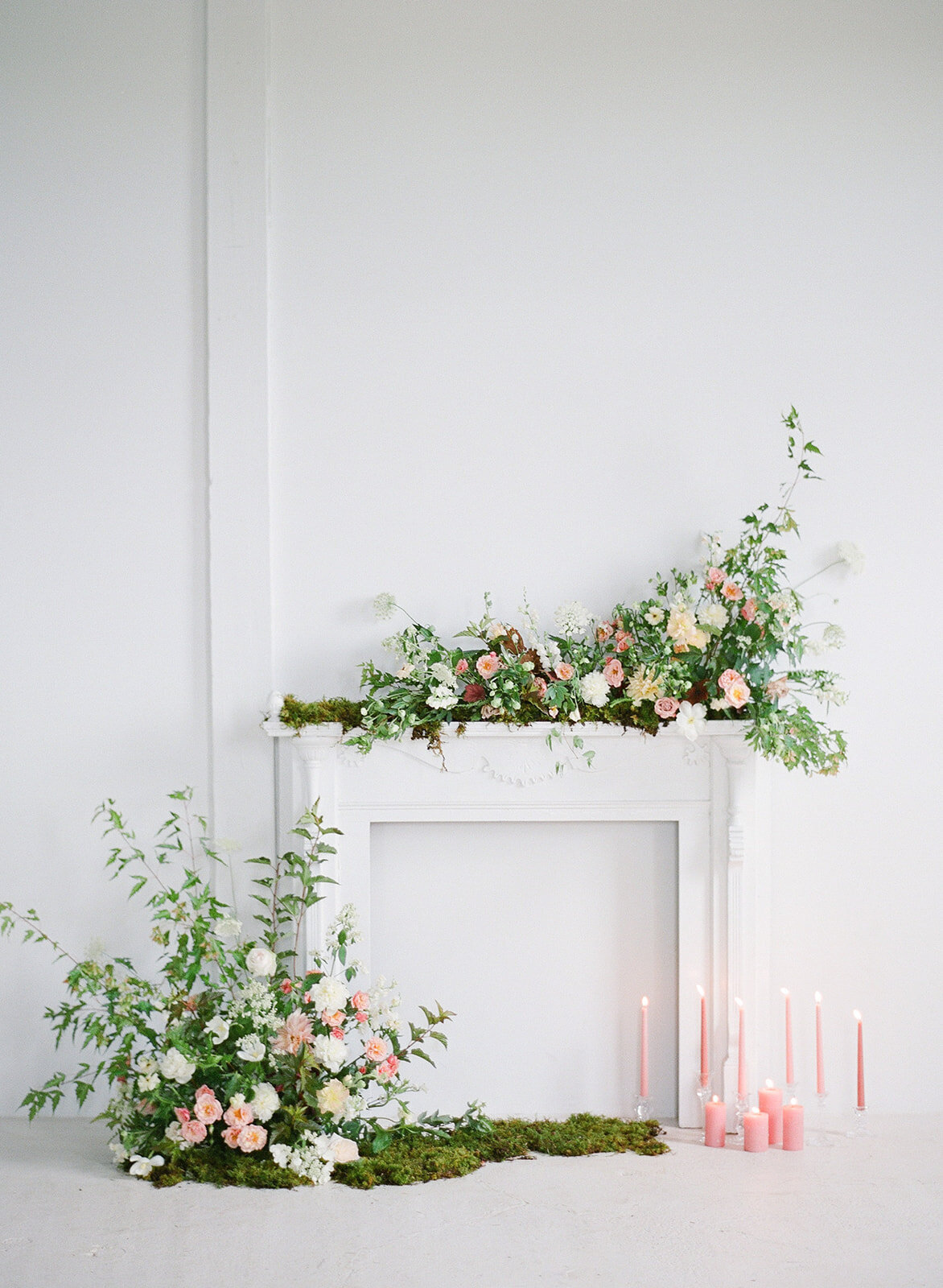 mantle flowers, fireplace floral design, studio fleurette, minnesota wedding florist