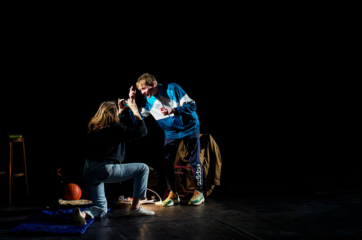 AS IF Cie Troisième Génération mise en scène Sergi Emiliano iGriell  jeu Agnès Delachair, Jules-Angelo Bigarnet, Clémentine Marchand, FaustineTournan, Paul Jeanson et, Matthieu Carrani_4030073-2-Enhanced-NR