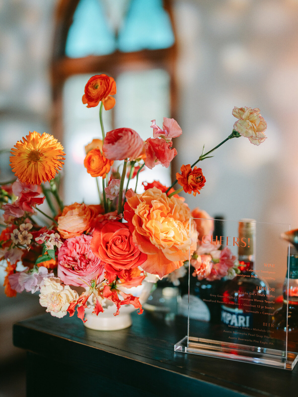commodore-perry-estate-wedding-colorful-flowers