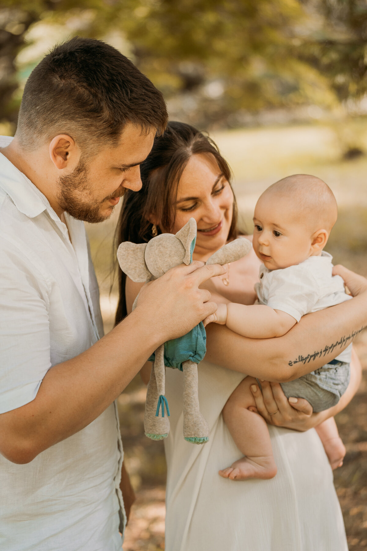 photographe gien nouveau ne naissance seance photo bebe famille foret portrait aurore photographe 6