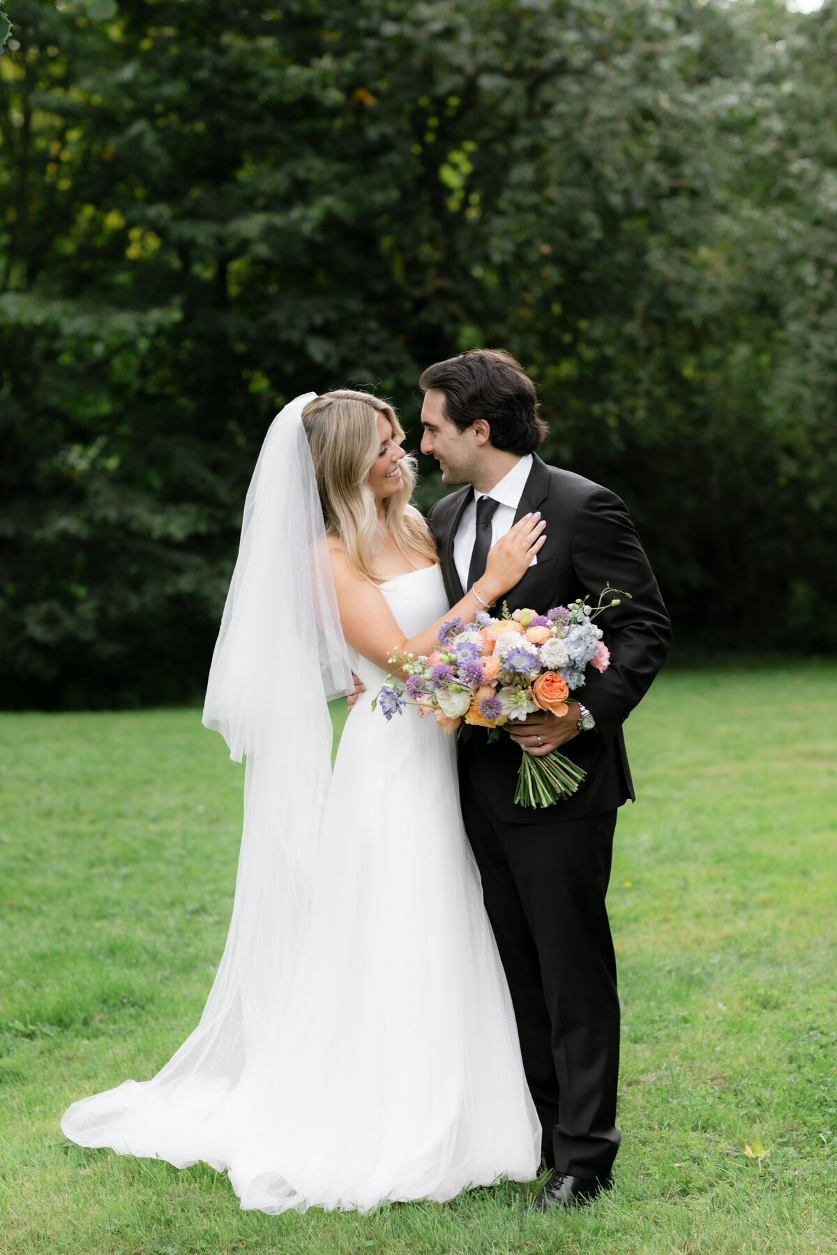 MeghanHemstra-Colourful-Vancouver-Garden-Wedding-59
