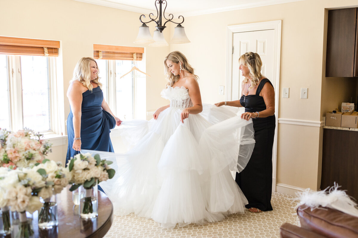 wedding-photography-Our-Lady-of-Mercy-Catholic-Church-congressional-country-club-32
