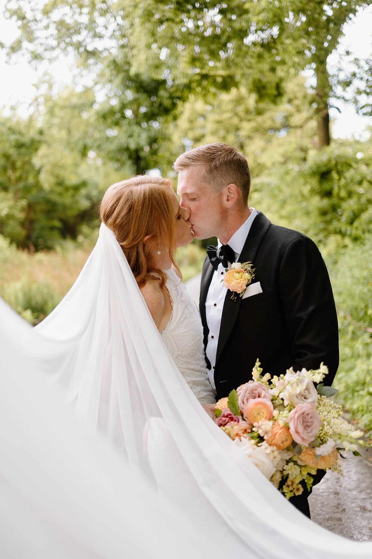 Nichole-Babiez-Photography-07.15.2023-Artifact-events-downtown-chicago-montrose-pointe-bird-sanctuary-wedding-photos-candid-luxury-fall-destination-32