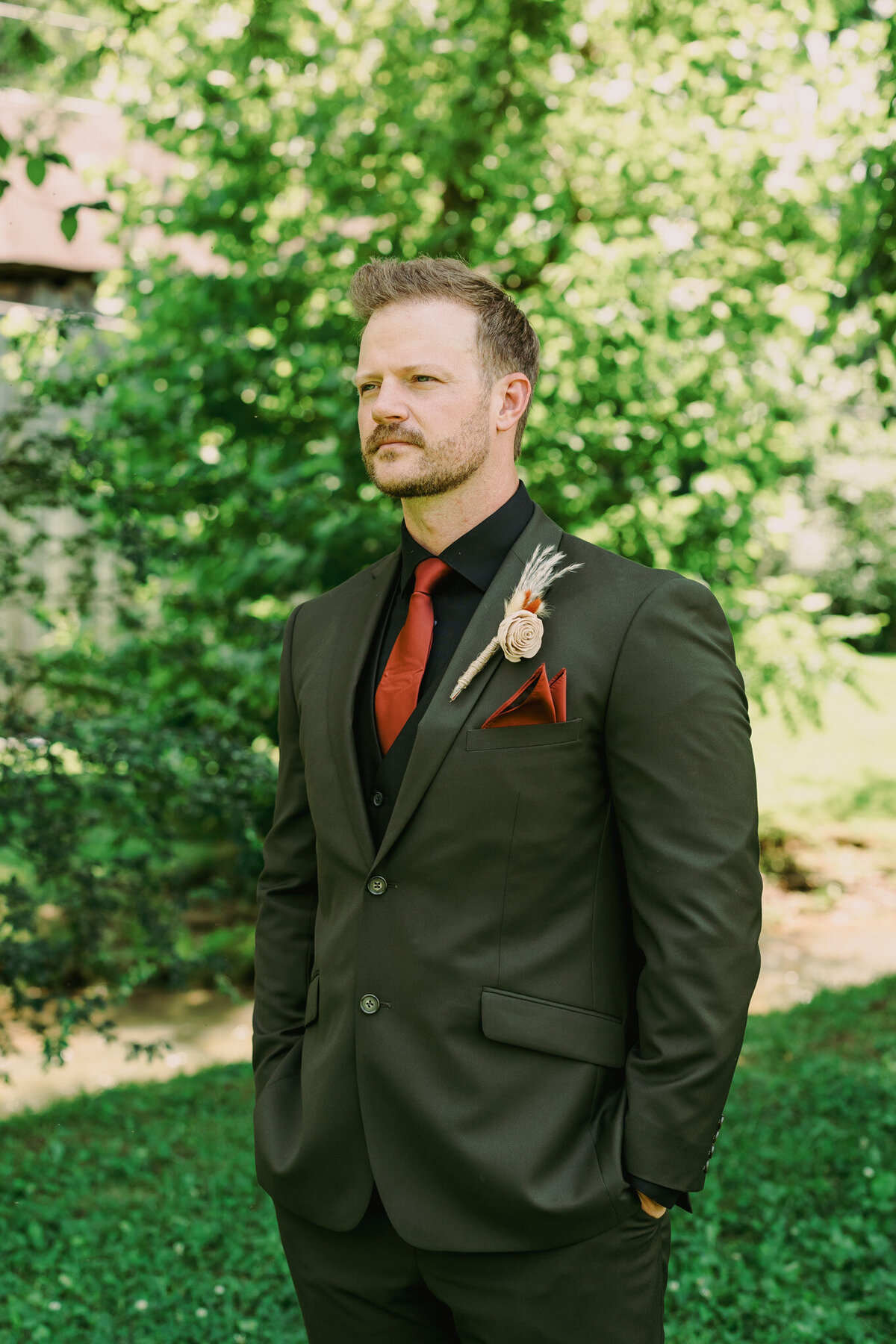 4 Points Farm Grooms Portraits (2)