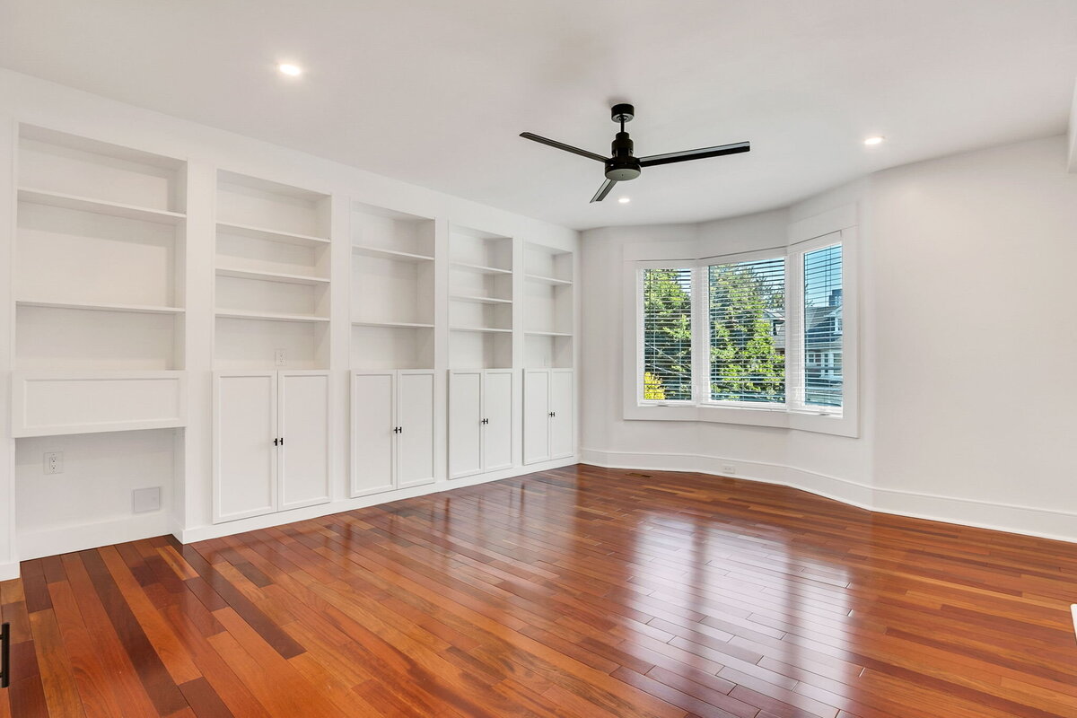 9-web-or-mls-8_001_Living Room