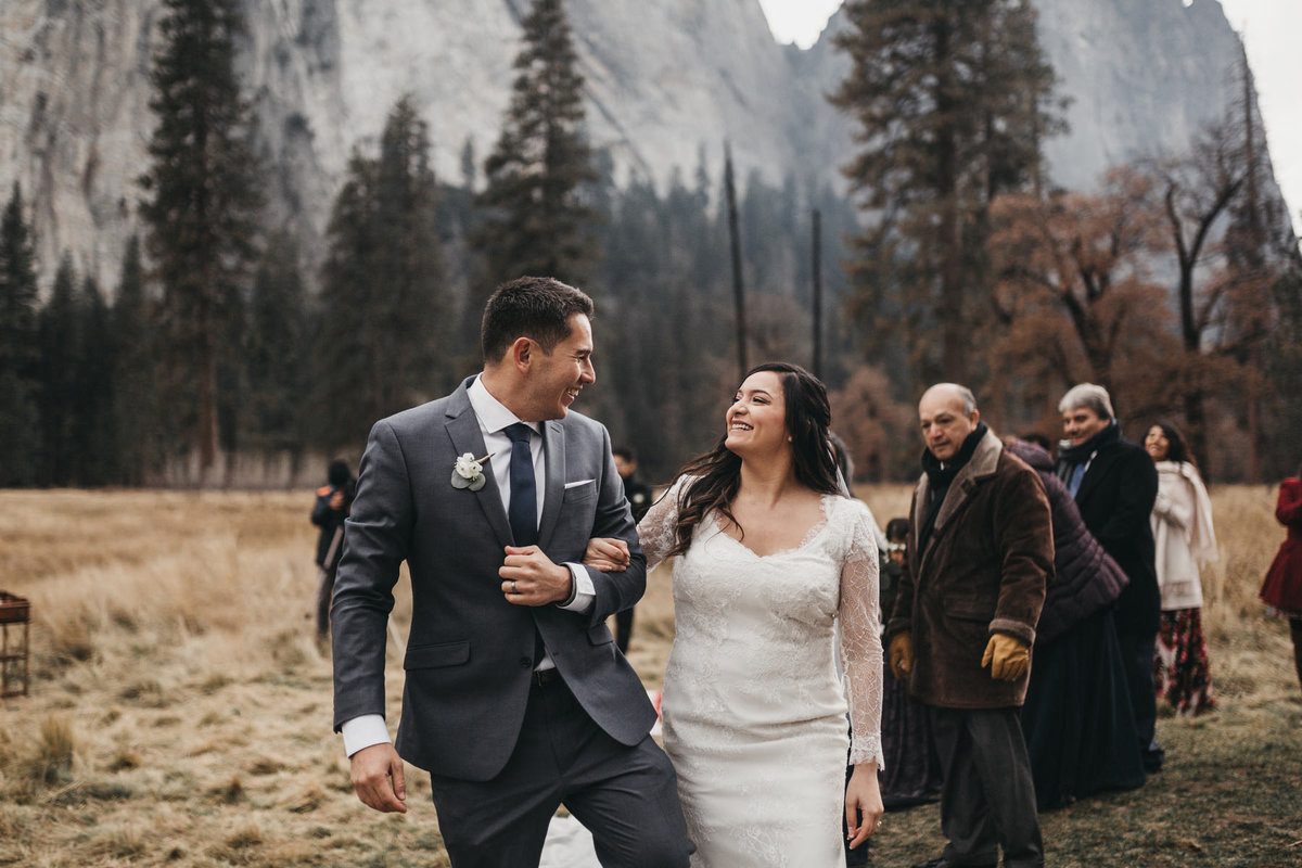 athena-and-camron-how-to-elope-in-yosemite-valley-ceremony12