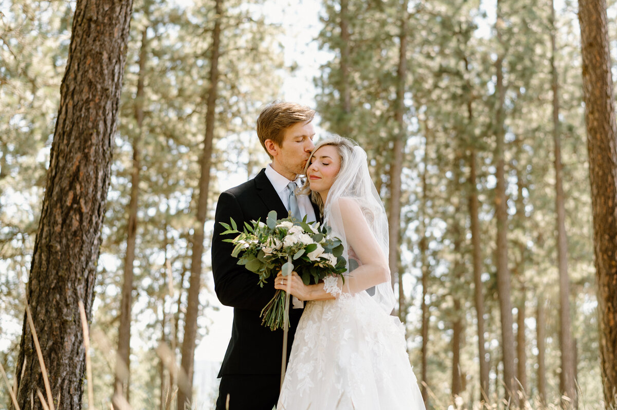 backyard_intimate_wedding_spokane_washington_07