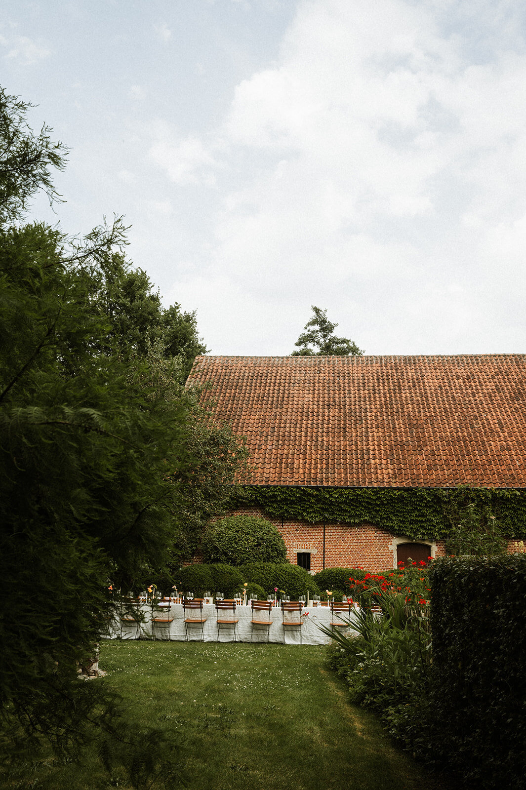 Herentals, salon weddings, moody, authentiek, alternatief trouwen,bruid, 2026, elopent, intiem, spontaan, tijdloos, trouwfotograaf, antwerpen - receptie & familiefoto_s-150