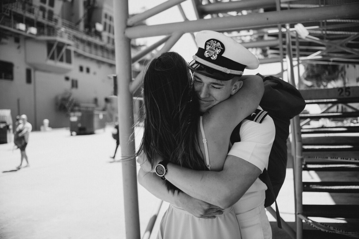 first-hug-navy-homecoming