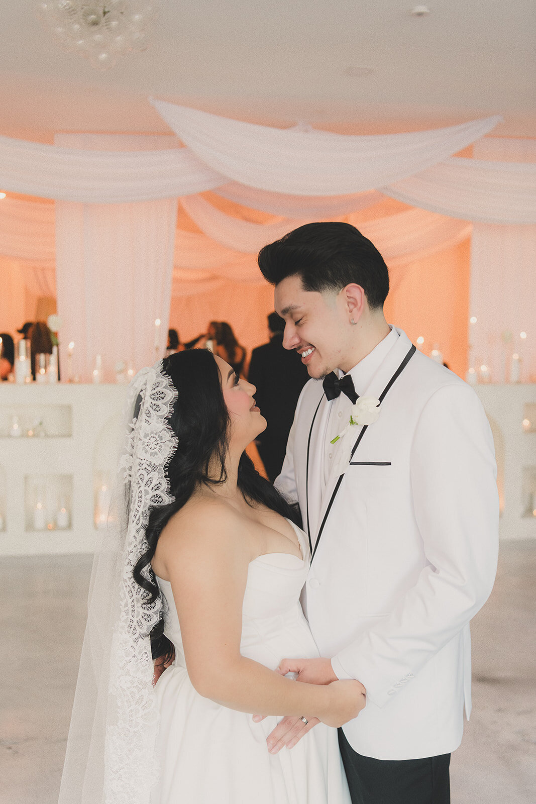 ThatChapelDowntownLasVegasModernWeddingChapel8