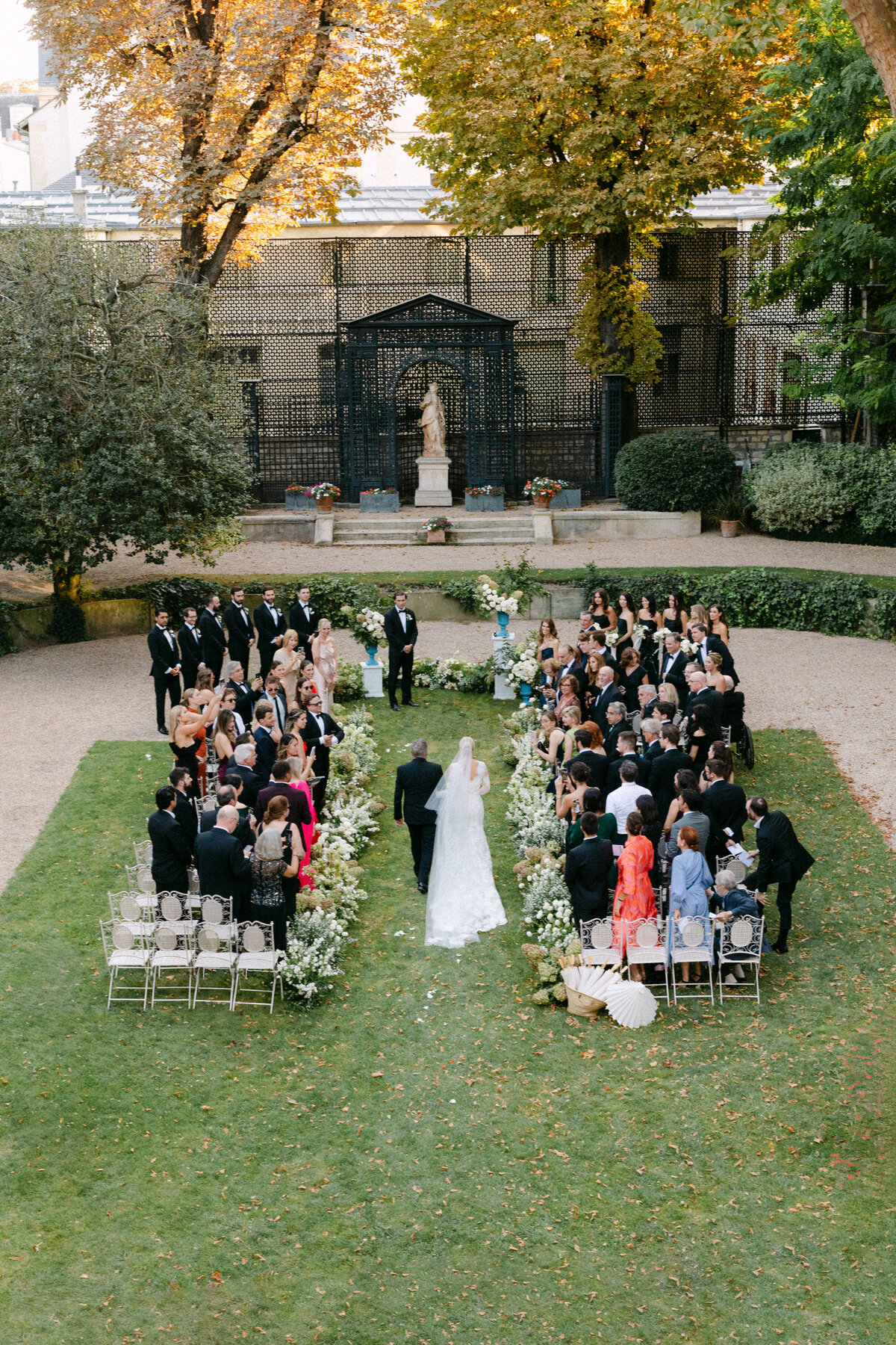 Jennifer Fox Weddings English speaking wedding planning & design agency in France crafting refined and bespoke weddings and celebrations Provence, Paris and destination wd512