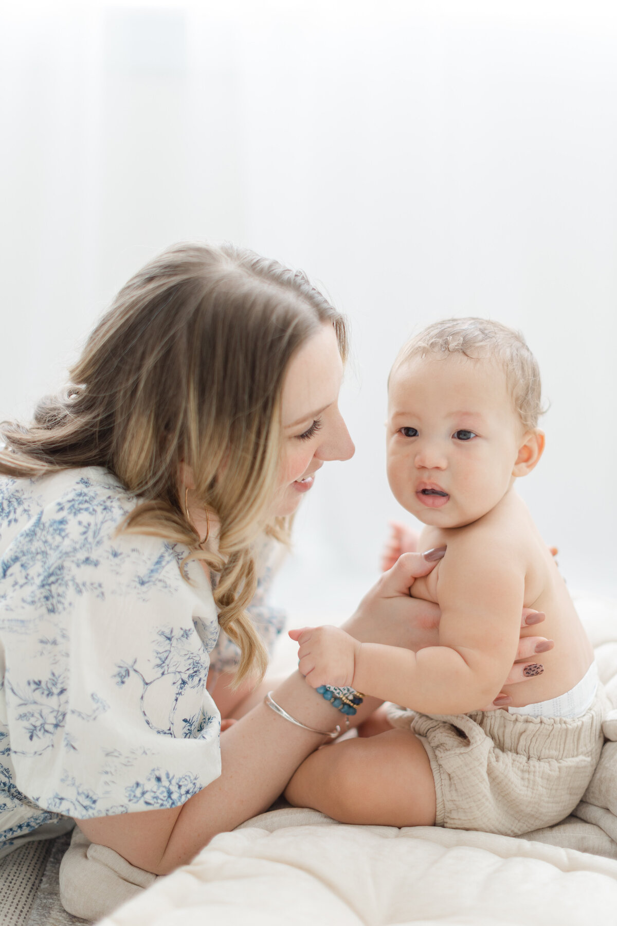 6 month baby milestone portrait session at Philadelphia photography studio - 5