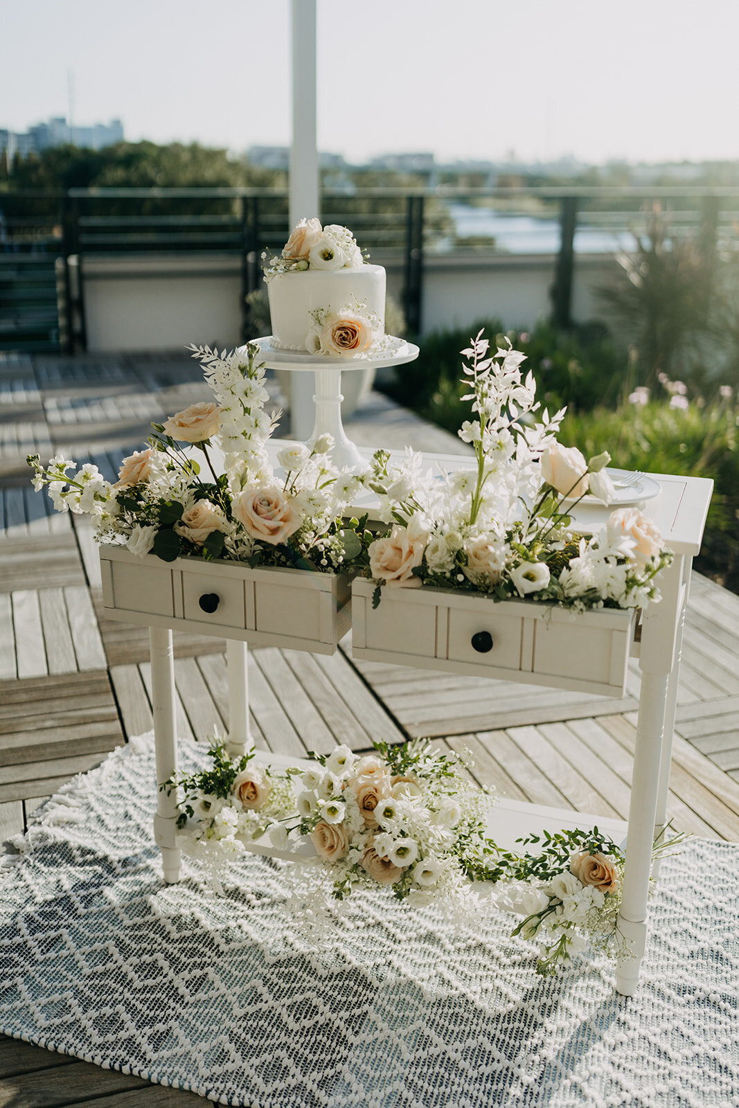 amber-mcwhorter-photo-tampa-elopement-rooftop220-chantilly-chic-planners-2