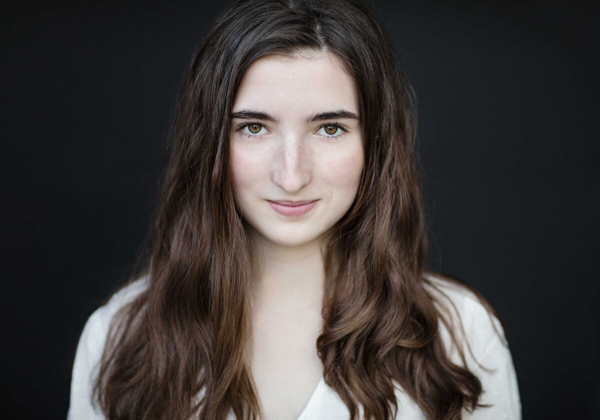 teen-portrait-black-backdrop-greenbrae