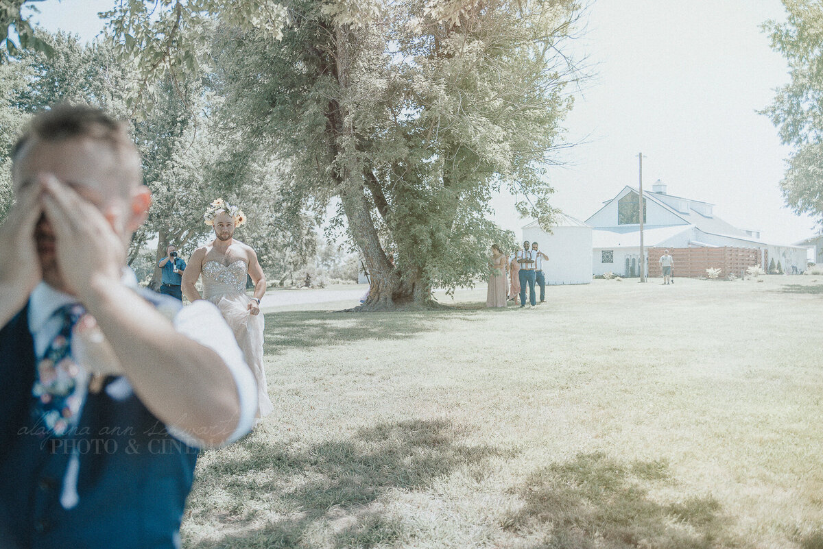 first look _ alaynna ann schwartz _ harpors vinyard _ iowa photographer _ playlife photography_0204
