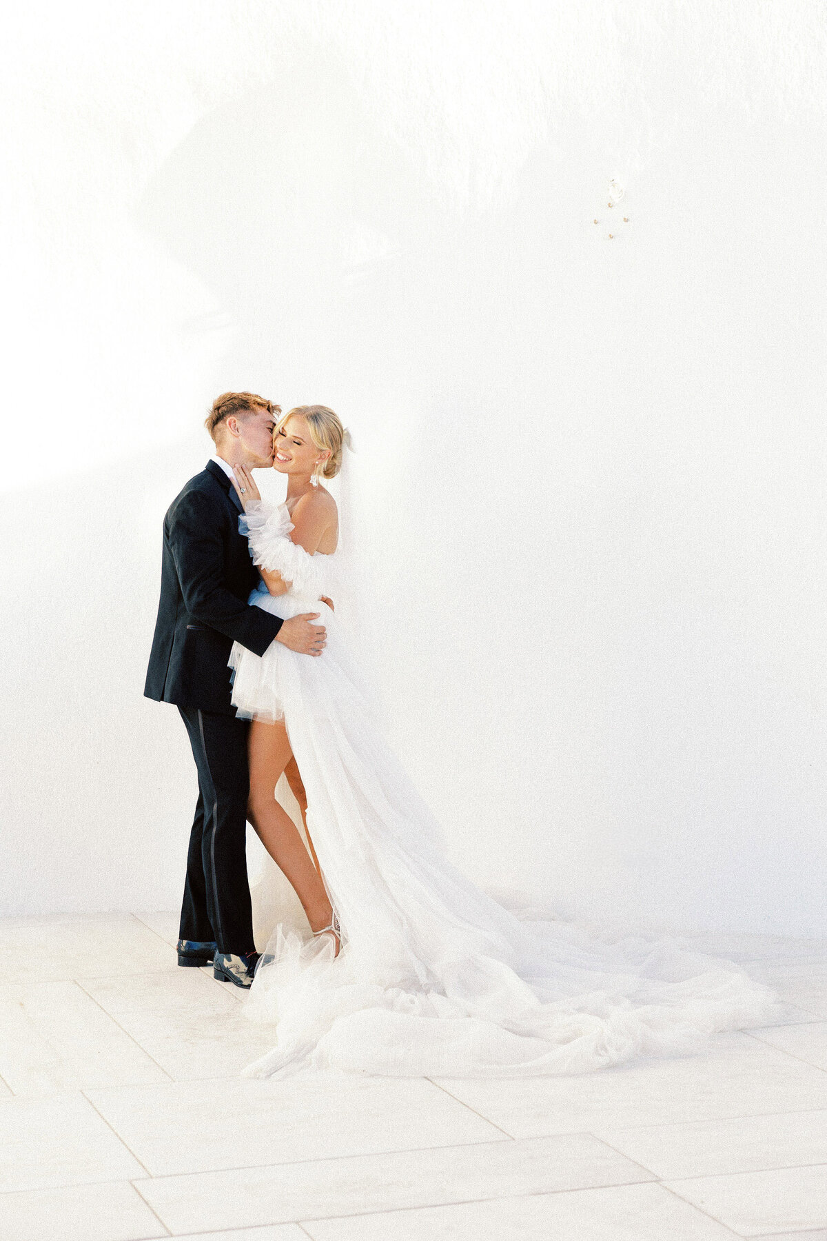 oia-santorini-greece-wedding-elopement-photographer-52