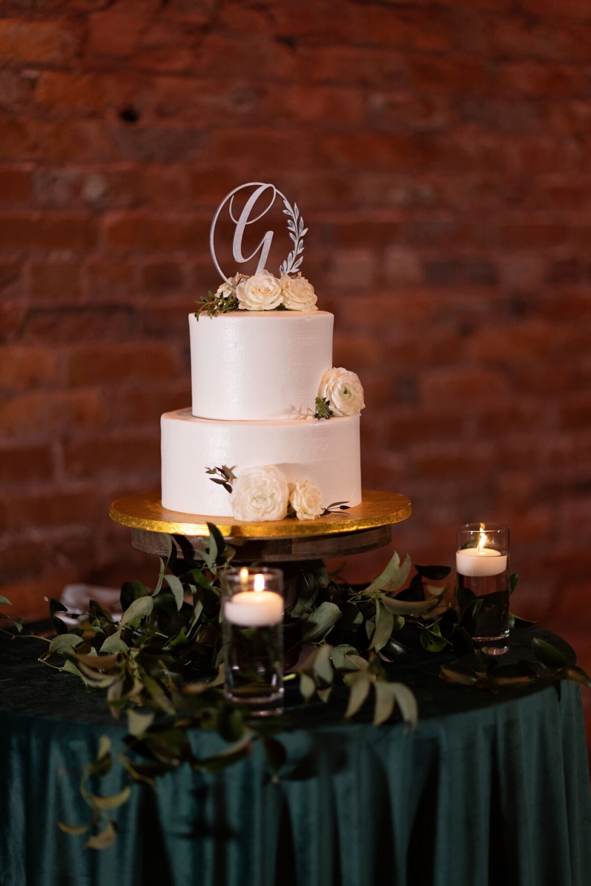 41 - Armature Works The Gathering Wedding Reception Cake - Tampa Bay Wedding Planner
