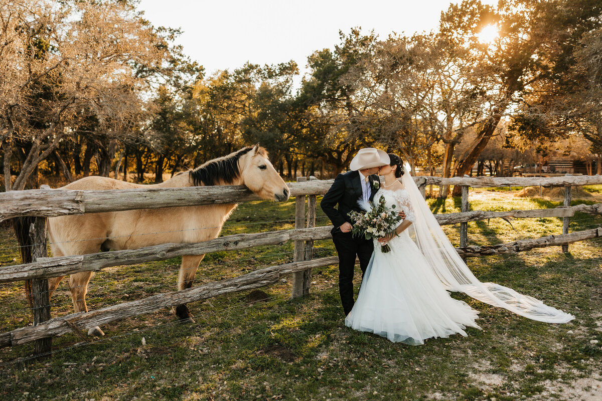 country-bride-with-horse