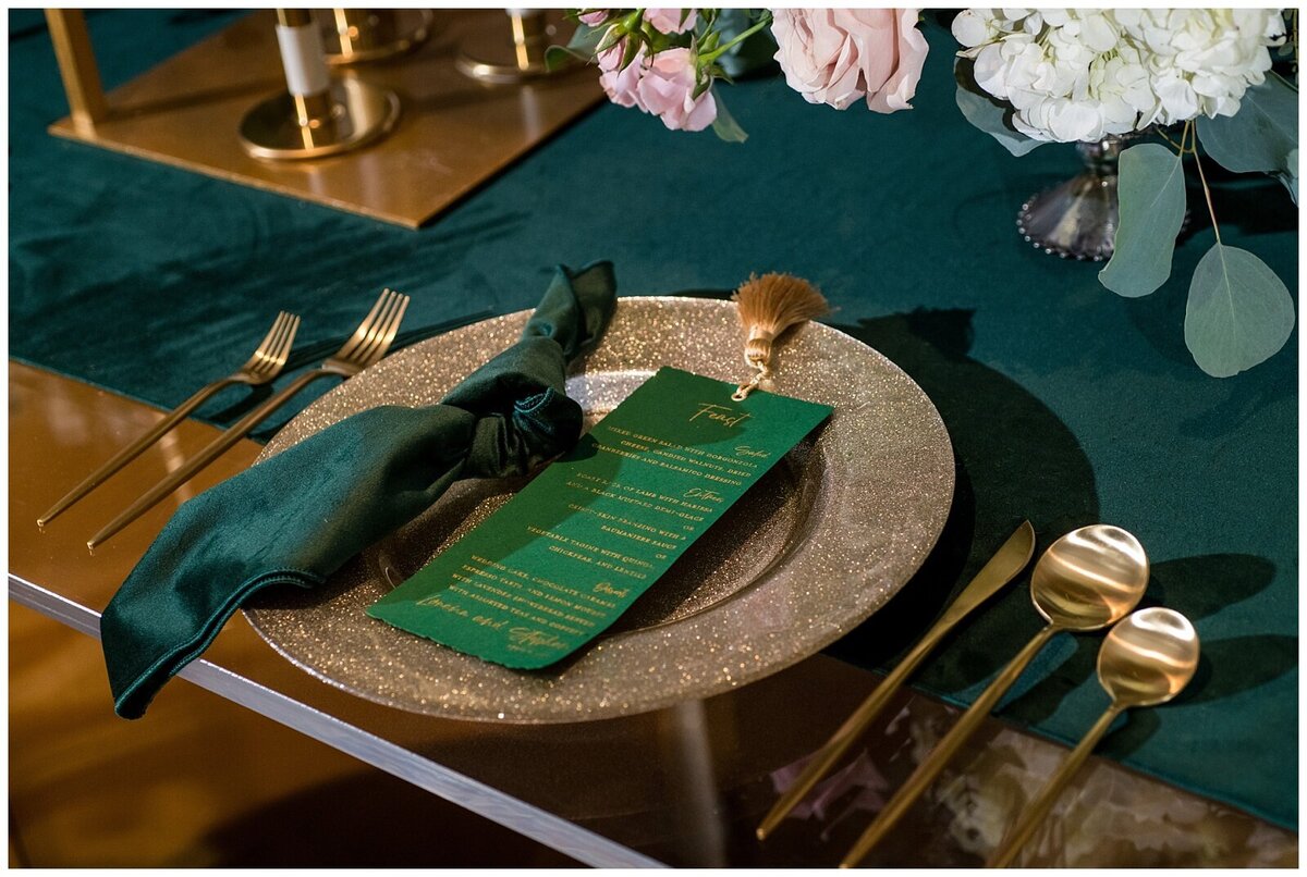 sharpe-stationery-and-printing-green-and-gold-place-setting-with-gold-menu