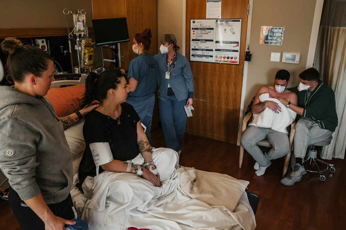 surrogate-hospital-birth-photography-e-039