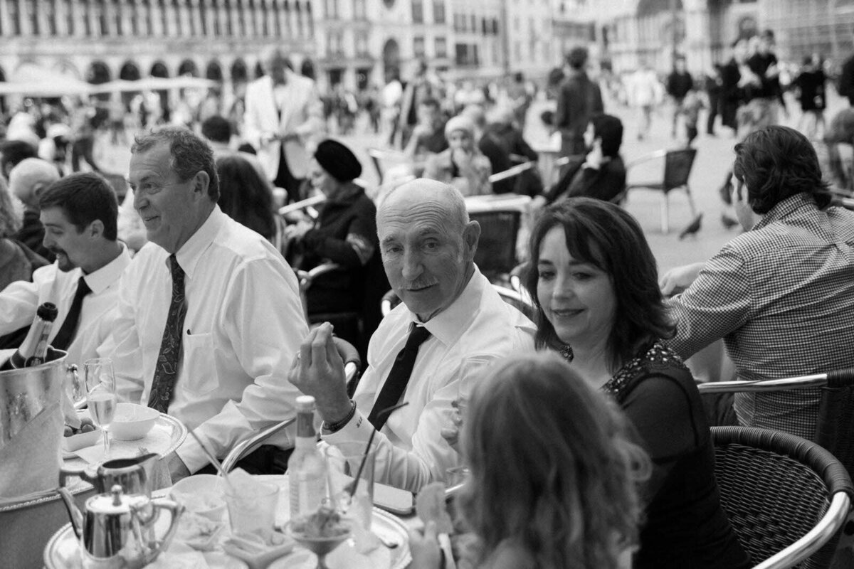 Flora_And_Grace_Editorial_Venice_Analog_Editorial_Wedding_Photographer (1 von 1)-6-1