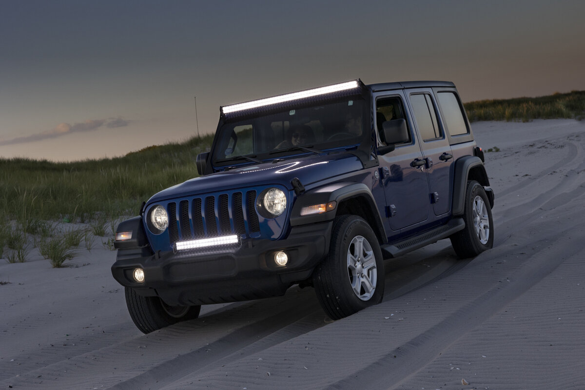 5E5A3612_glamor shot_darkened sky_V1