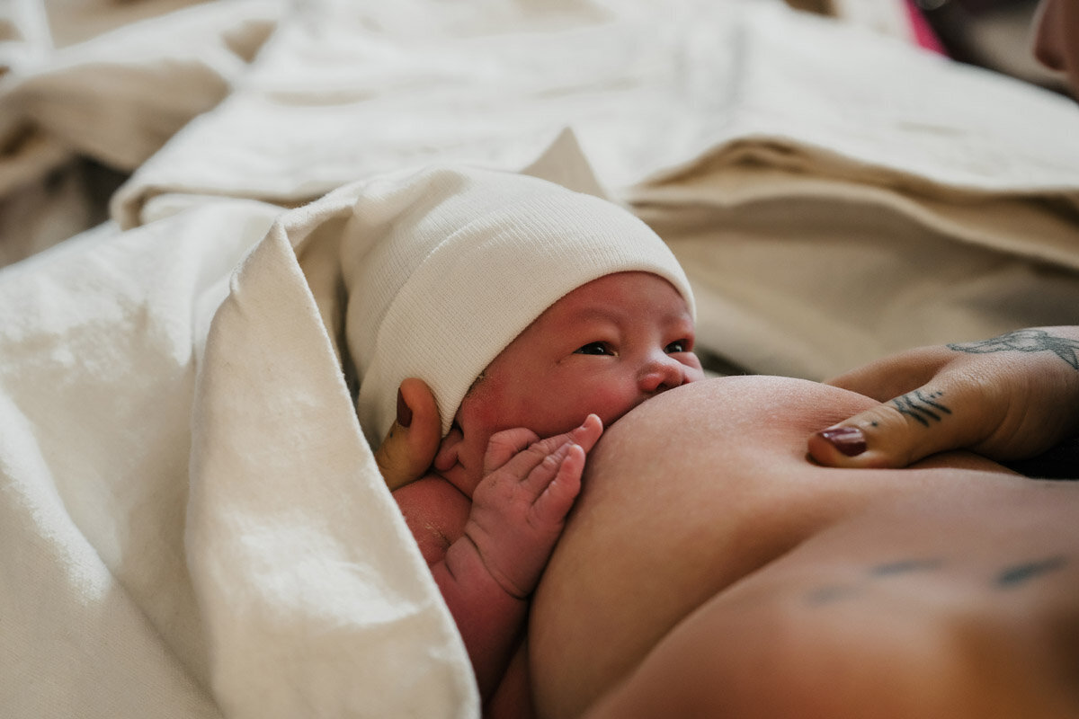 surrogate-hospital-birth-photography-e-056